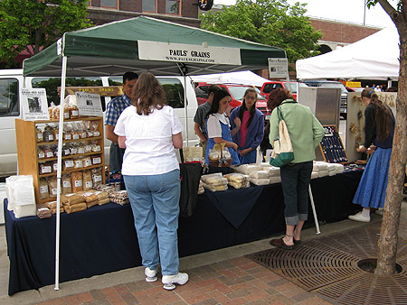 Des Moines Downtown Farmer's Market, May 12, 2007